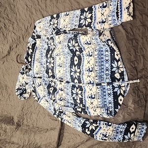 Pullover hooded sweater